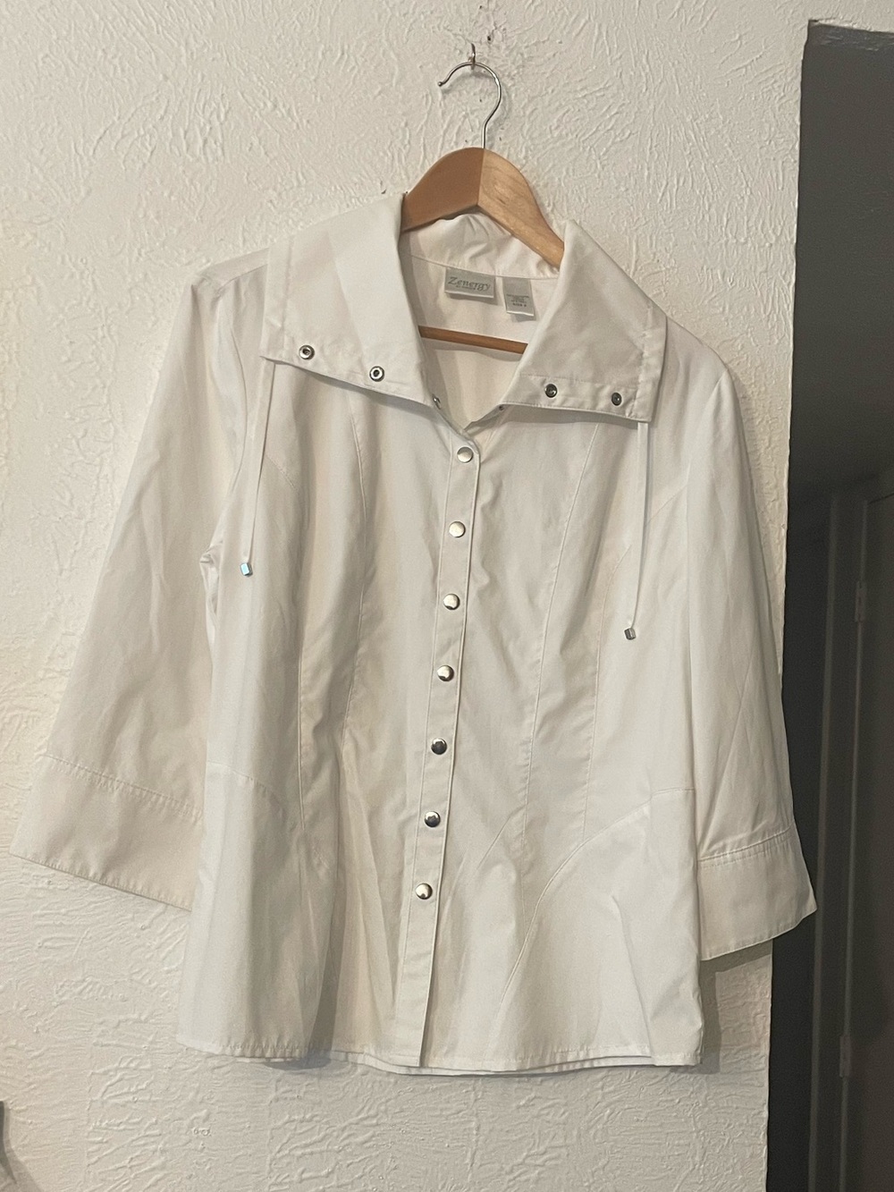 Chico's White Snap-Front Lightweight Jacket Size 2 Large